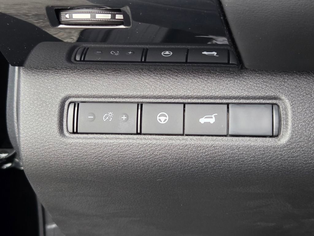 New 2026 Nissan Pathfinder SV image 25