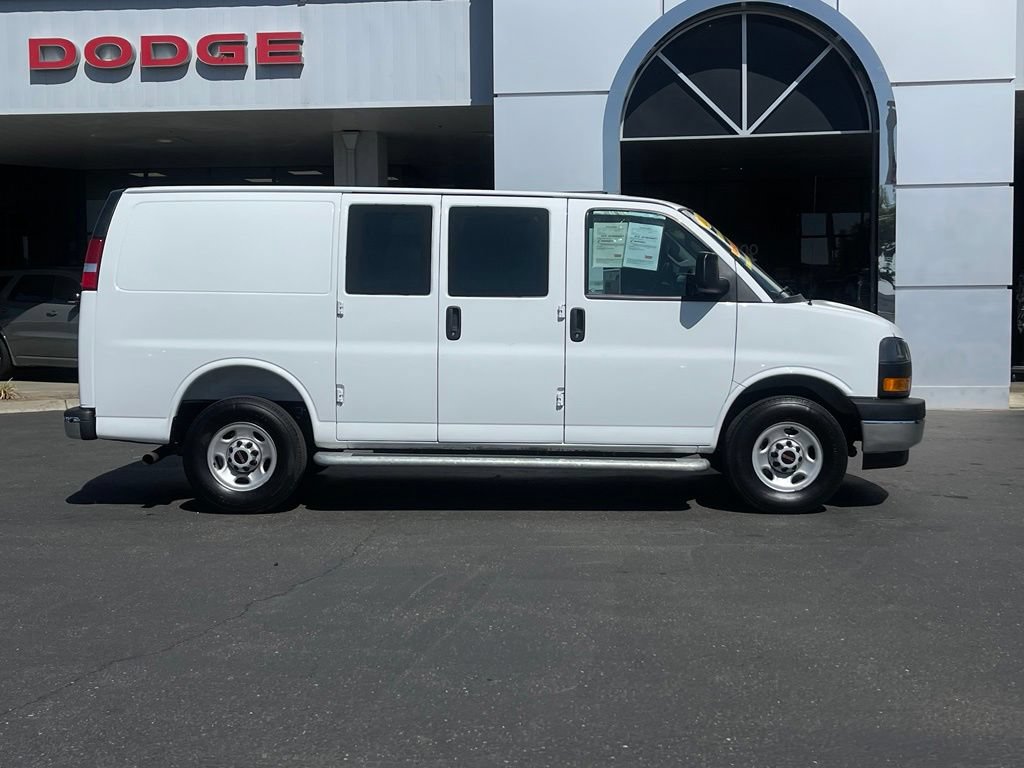 Used 2025 GMC Savana 2500 w/ Driver Convenience Package RWD image 5