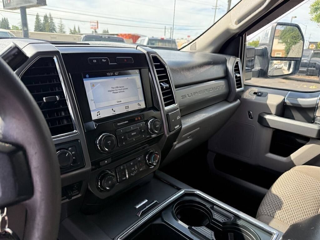 Used 2017 Ford F350 XLT w/ XLT Premium Package AWD/4WD image 10