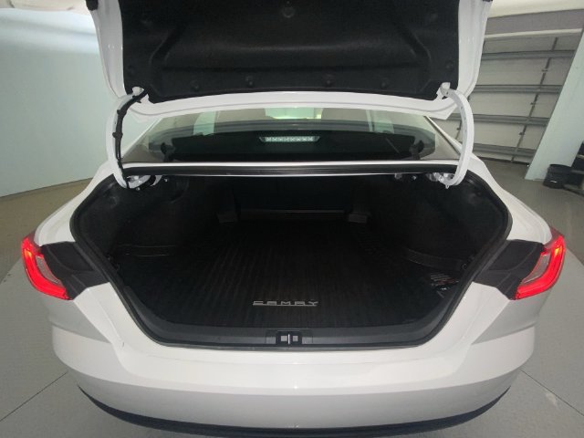 Used 2025 Toyota Camry LE w/ Convenience Package FWD image 23