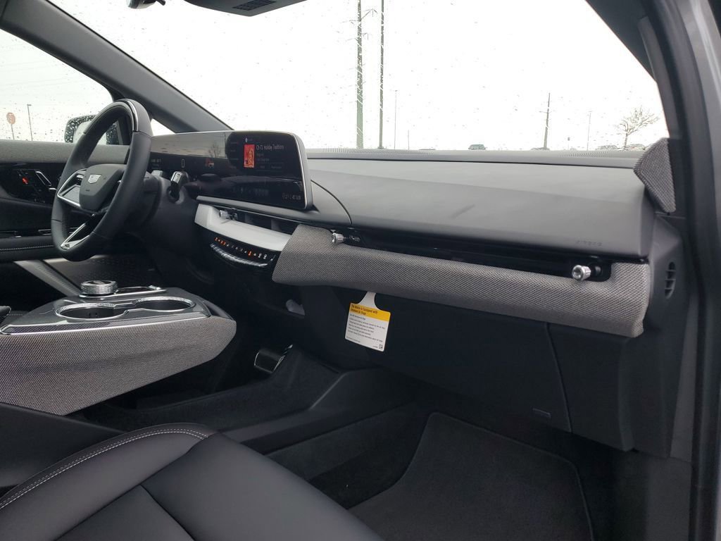 New 2026 Cadillac Optiq Luxury 1 image 31