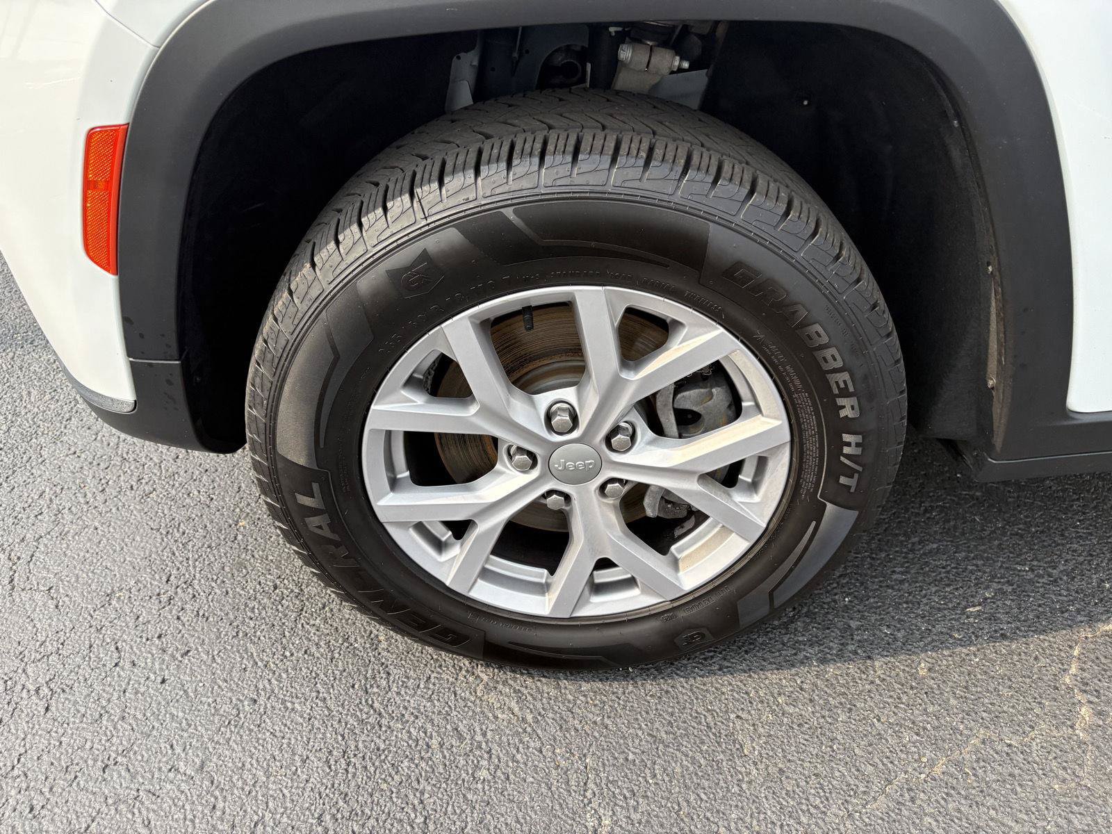 Used 2022 Jeep Grand Cherokee L Limited AWD/4WD image 29