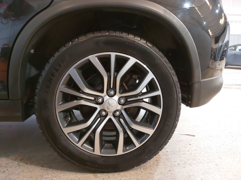 Used 2017 Mitsubishi Outlander Sport SE image 35