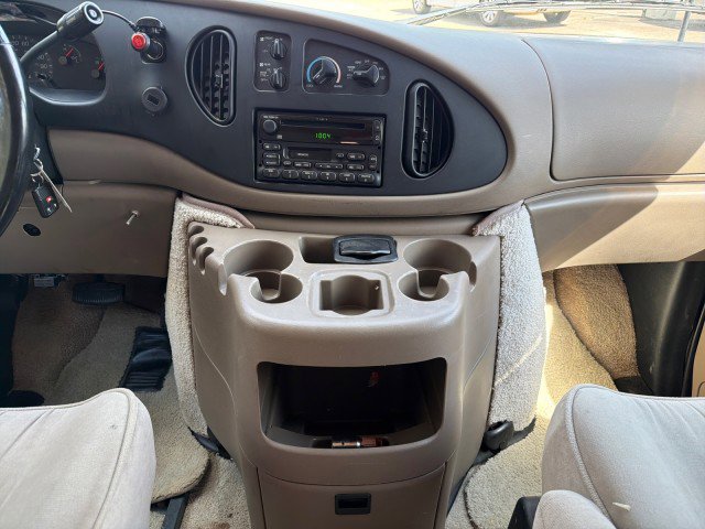 Used 2000 Ford E-150 and Econoline 150 image 18