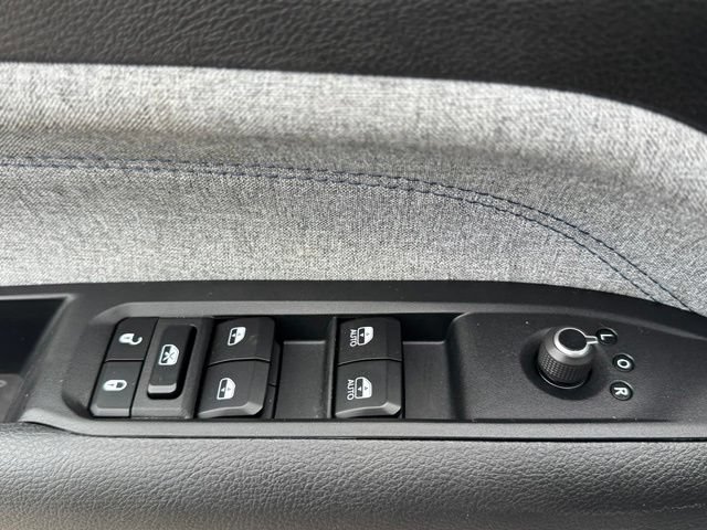 Certified 2025 Jeep Compass Sport AWD/4WD image 9