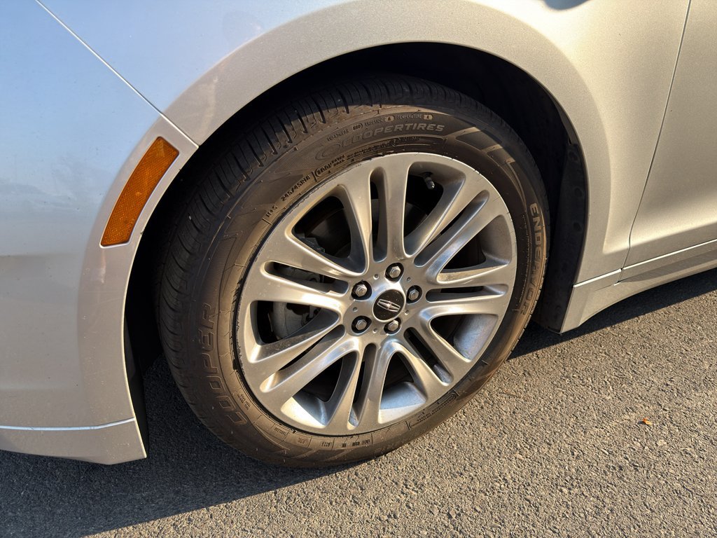 Used 2013 Lincoln MKZ FWD image 8
