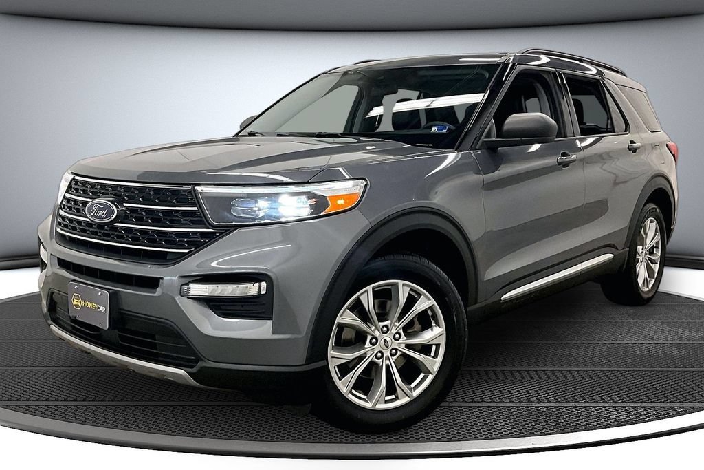 Used 2021 Ford Explorer XLT w/ Equipment Group 202A AWD/4WD image 3