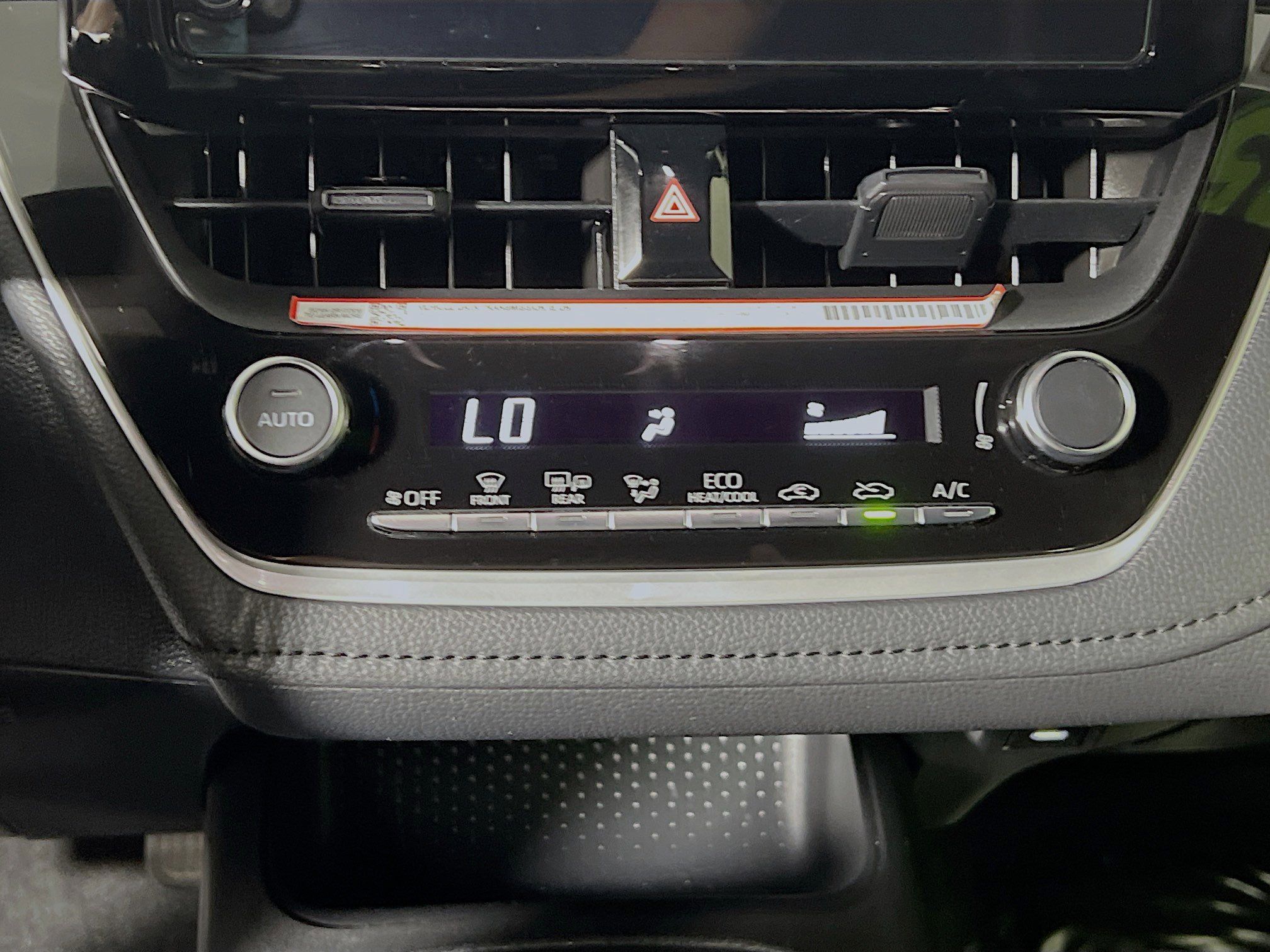 Used 2025 Toyota Corolla SE image 25