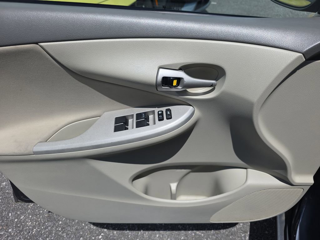 Used 2010 Toyota Corolla LE image 18