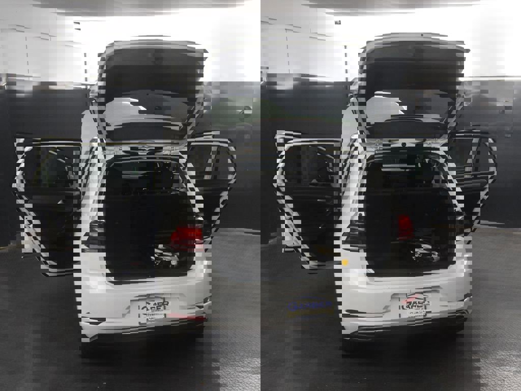 Used 2019 Volkswagen e-Golf SE image 38