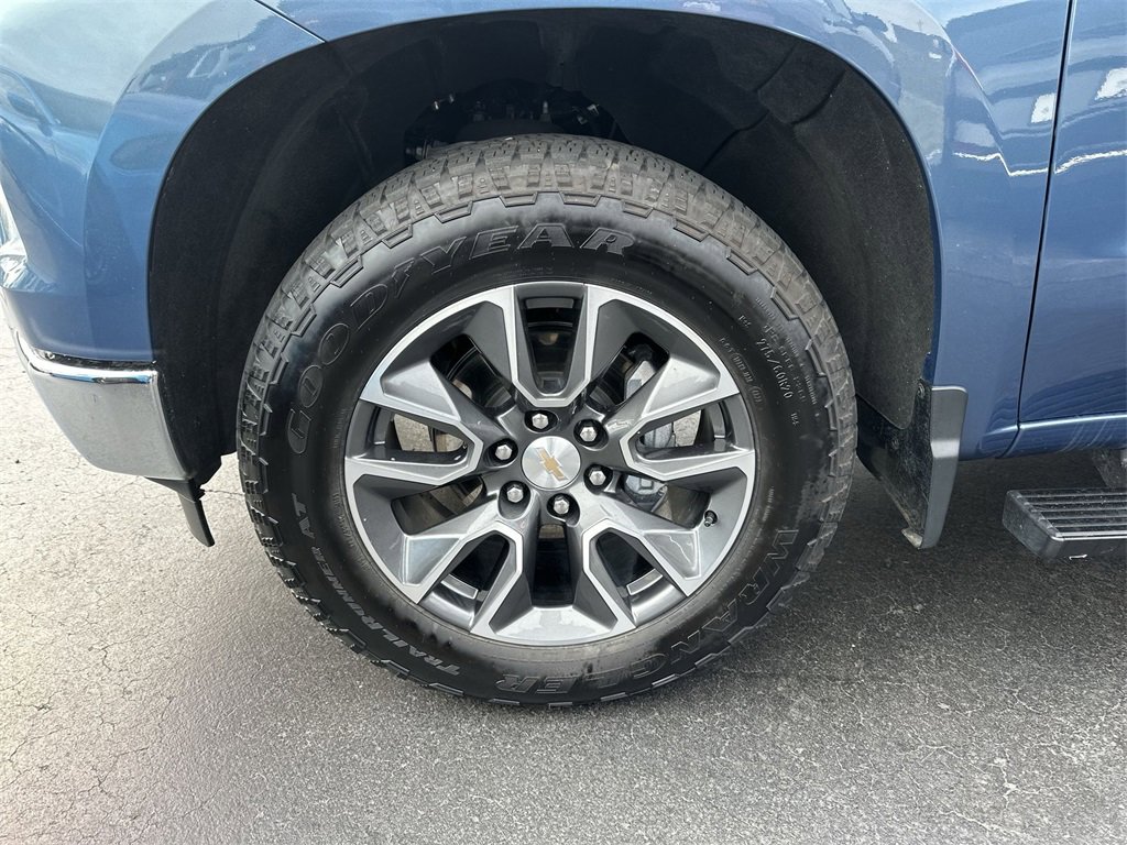 Used 2024 Chevrolet Silverado 1500 LT image 10