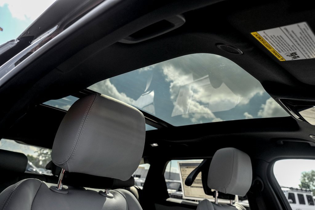 New 2026 Land Rover Range Rover Velar S image 22