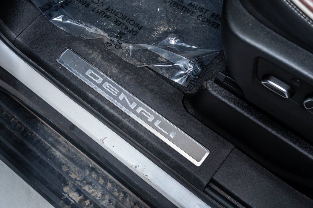 Used 2024 GMC Yukon XL Denali Ultimate image 22