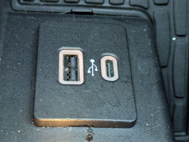 Used 2024 Lincoln Aviator AWD image 20