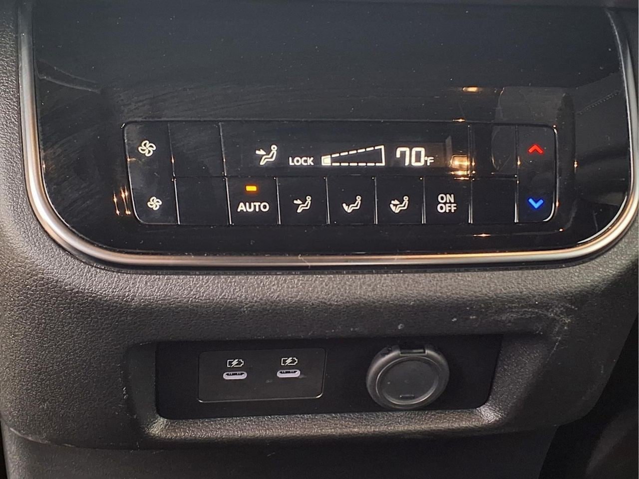 Used 2025 Nissan Armada SL AWD/4WD image 13