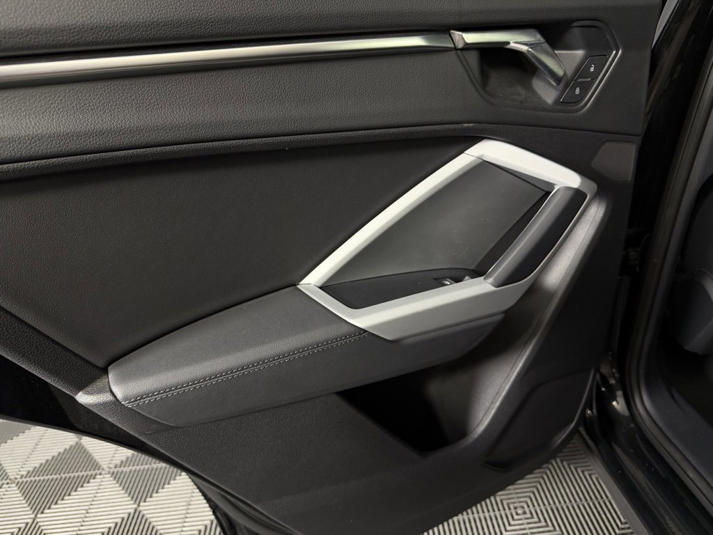 Used 2023 Audi Q3 2.0T Premium image 26