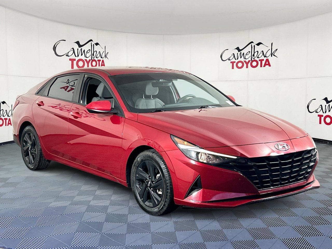 Used 2023 Hyundai Elantra SEL FWD image 3