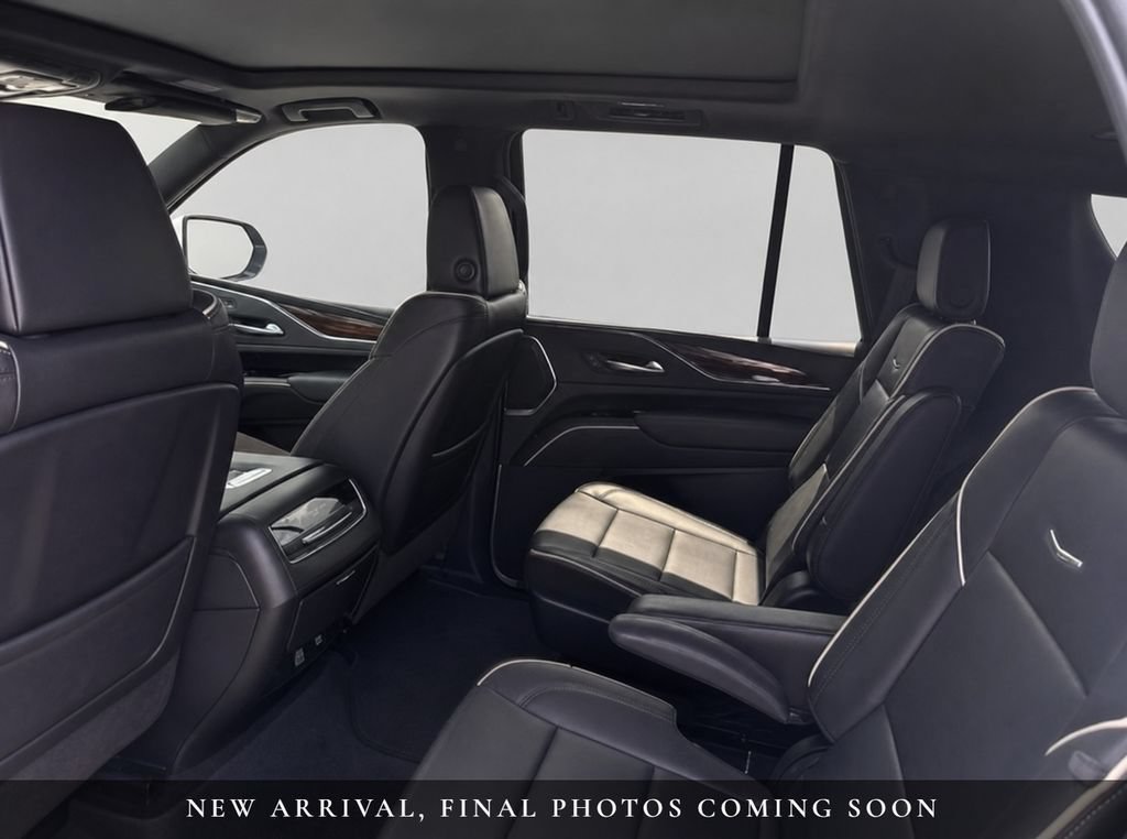 Used 2023 Cadillac Escalade Premium Luxury w/ LPO, Floor Liner Package AWD/4WD image 10