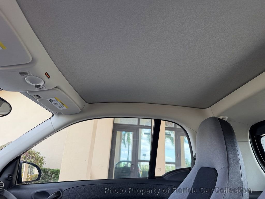 Used 2009 smart fortwo pure image 36