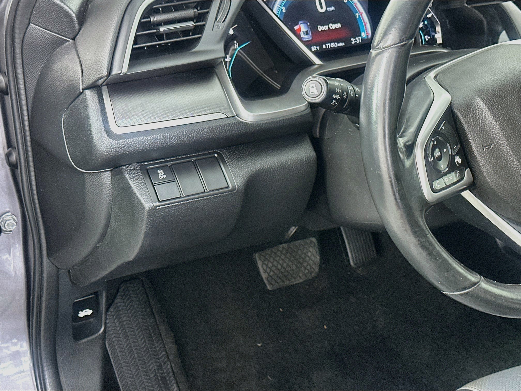 Used 2018 Honda Civic EX-L image 16