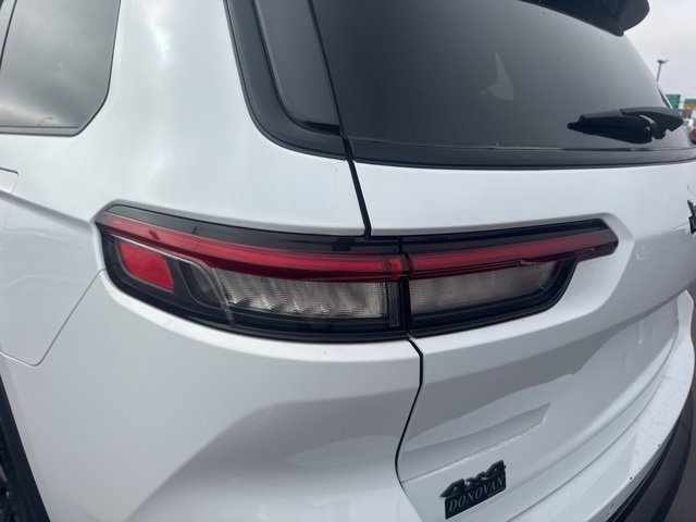 Used 2024 Jeep Grand Cherokee L Laredo image 25