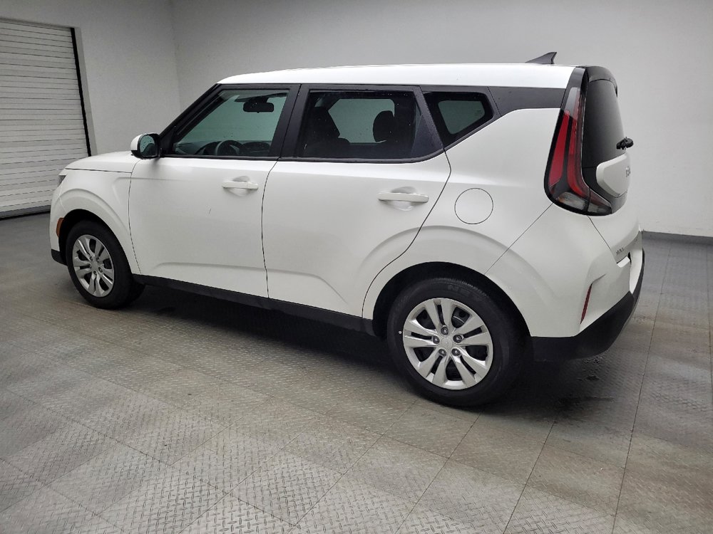 Used 2025 Kia Soul LX image 3
