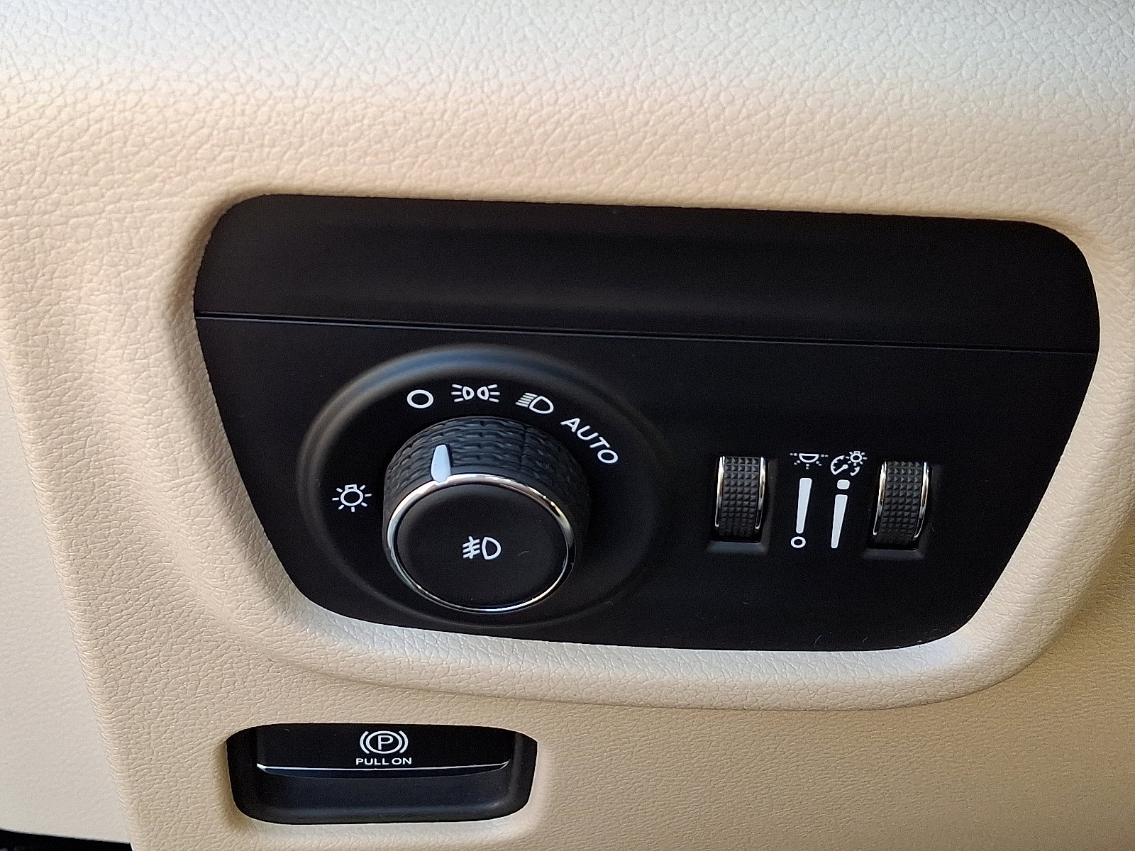Used 2023 Jeep Grand Cherokee Limited AWD/4WD image 28