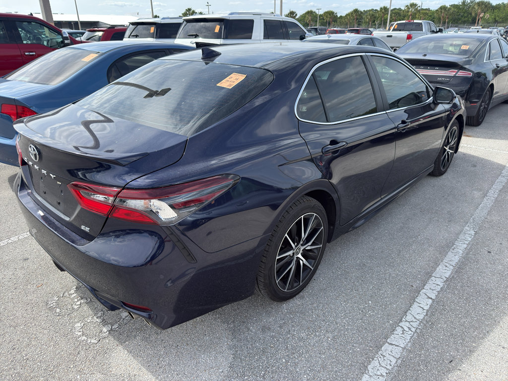 Used 2022 Toyota Camry SE w/ Convenience Package FWD image 4