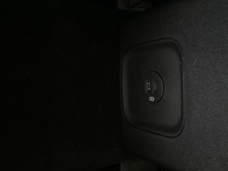 Used 2022 Ford Escape SE w/ Cold Weather Package image 17