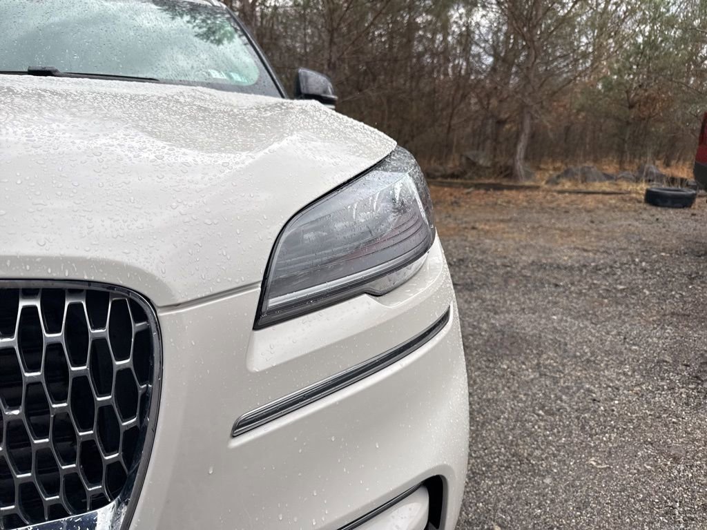 Used 2023 Lincoln Aviator Reserve w/ Elements Package Plus image 3