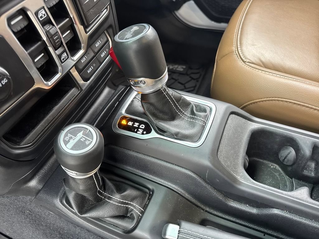 Used 2023 Jeep Wrangler Sahara w/ Cold Weather Group AWD/4WD image 19