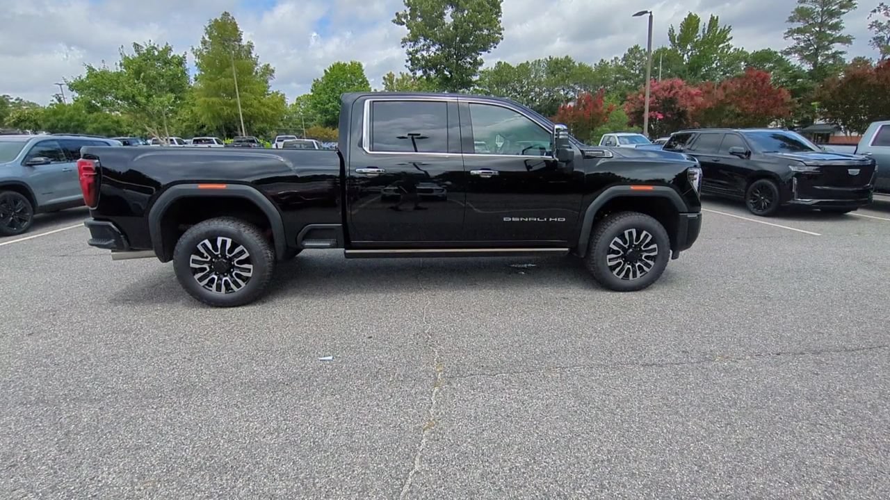 New 2026 GMC Sierra 2500 Denali Ultimate AWD/4WD image 9