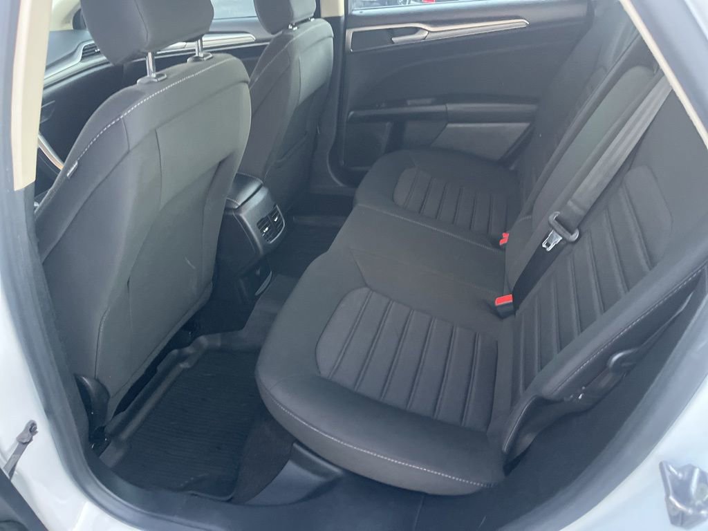 Used 2020 Ford Fusion SE image 13
