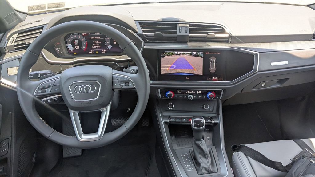 New 2025 Audi Q3 2.0T Premium image 9