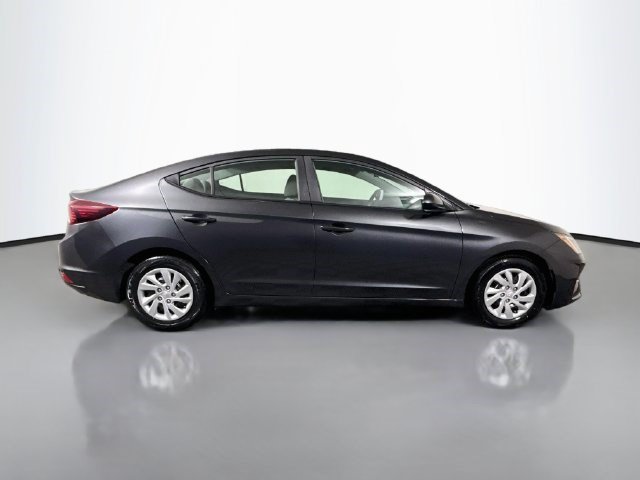 Used 2020 Hyundai Elantra SE FWD image 11