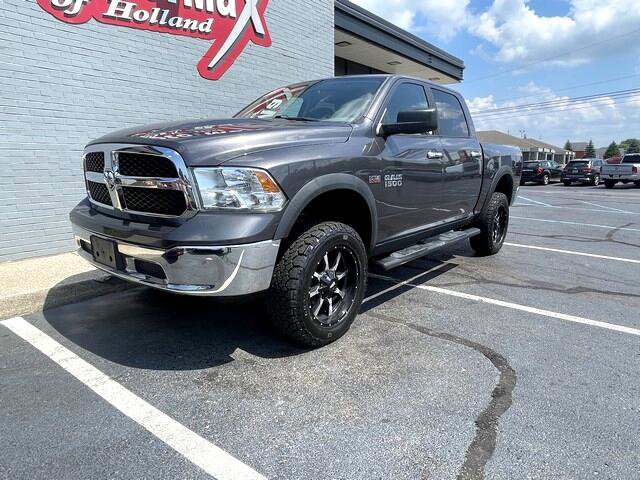 Used 2017 RAM 1500 Classic SLT image 2