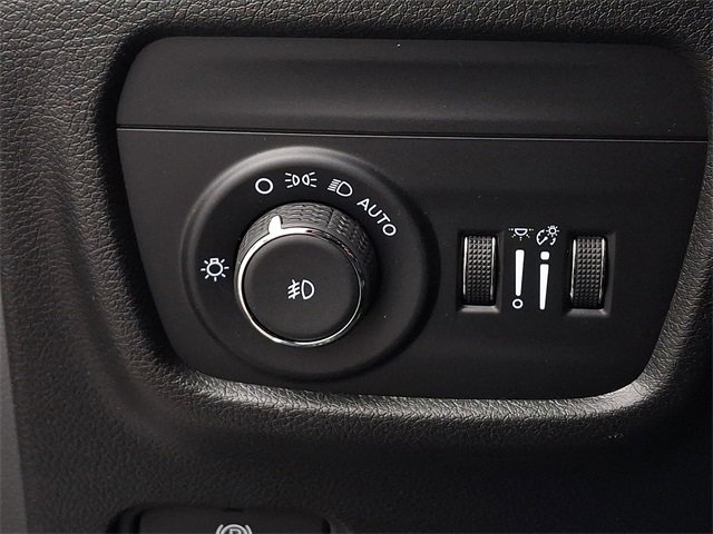 Used 2025 Jeep Grand Cherokee Limited image 26