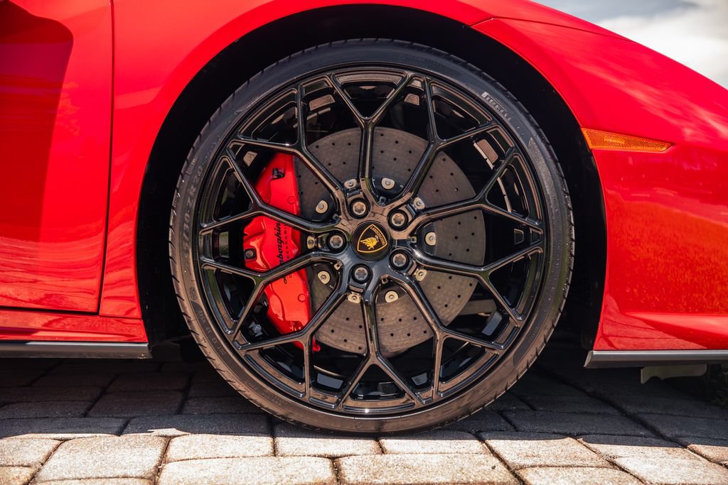 Used 2024 Lamborghini Huracan EVO AWD/4WD image 14