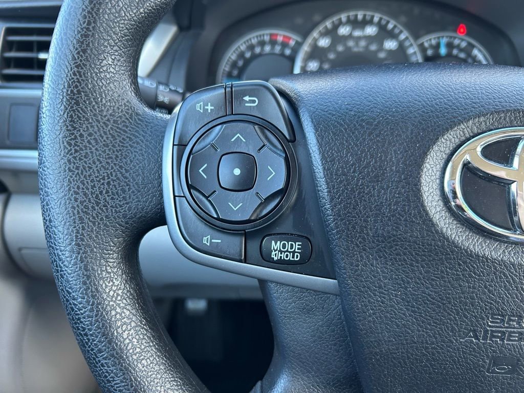 Used 2014 Toyota Camry LE image 19