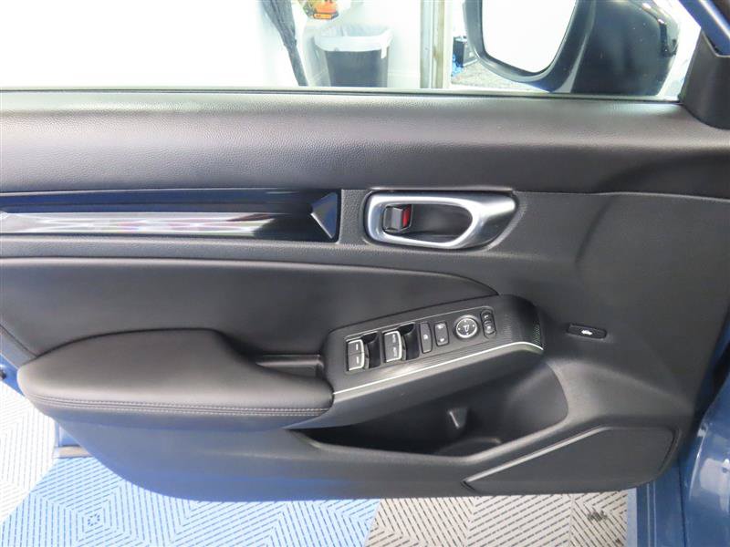 Used 2025 Honda Civic Sport image 17