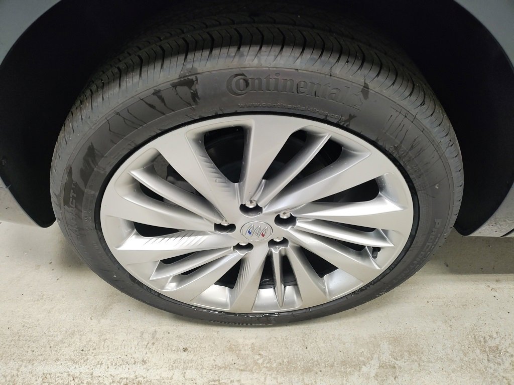 New 2026 Buick Envision Avenir image 3