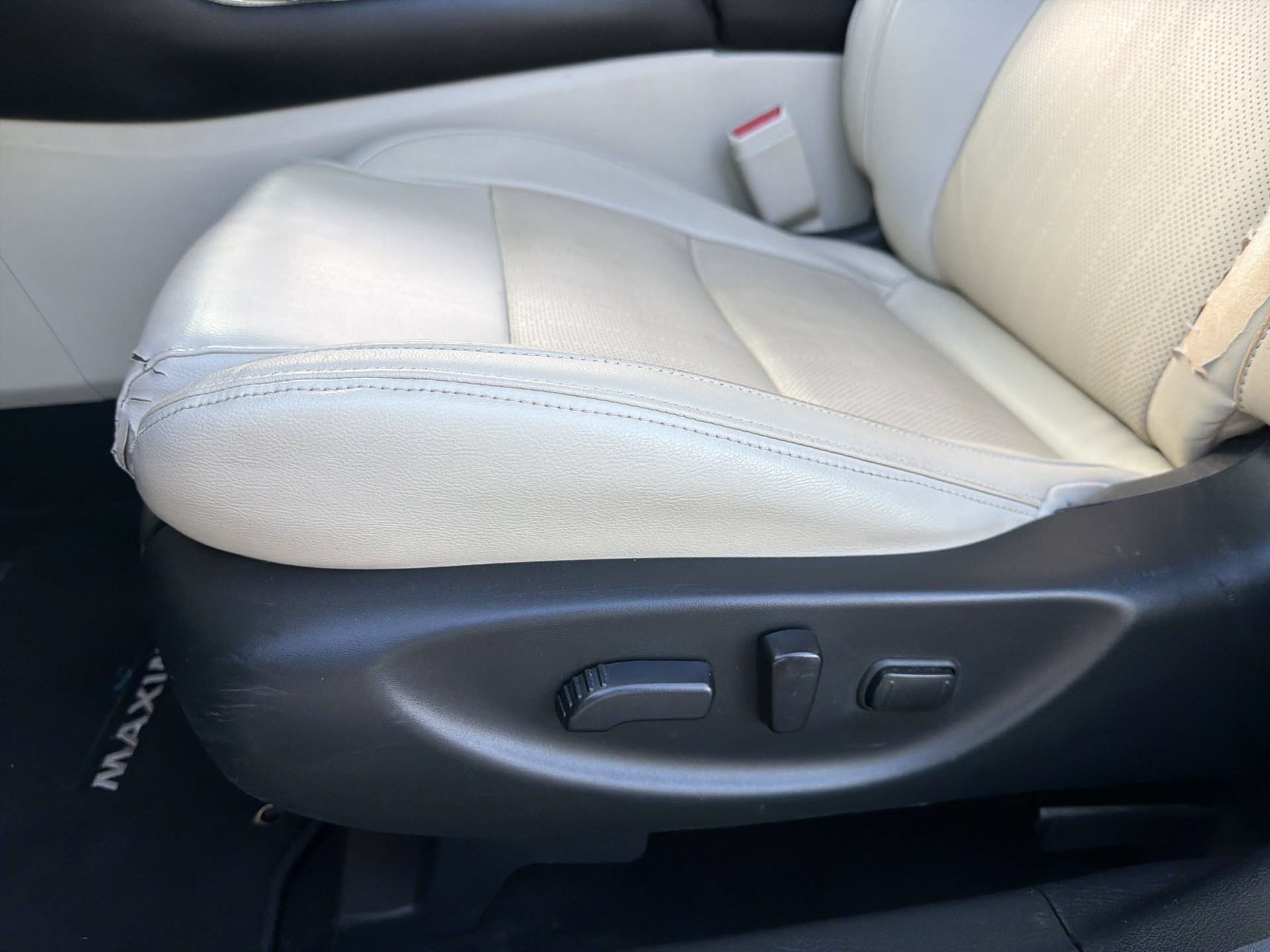 Used 2020 Nissan Maxima 3.5 SV w/ Floor Mat Group FWD image 12