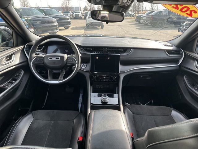 Used 2024 Jeep Grand Cherokee L Laredo image 22