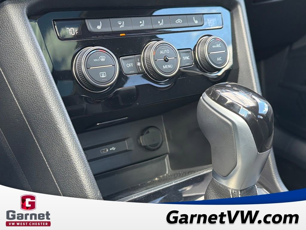 Certified 2024 Volkswagen Taos SE image 32