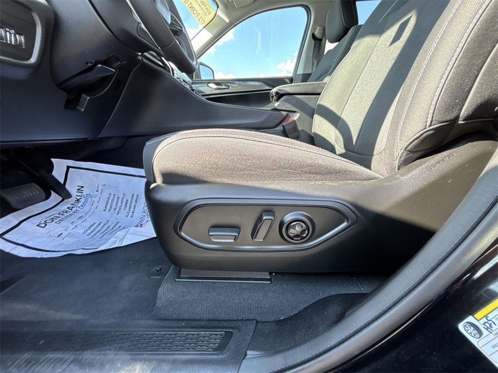 Used 2023 Jeep Grand Cherokee Laredo image 18