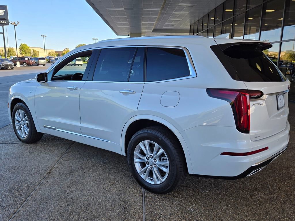 New 2025 Cadillac XT6 Luxury image 7