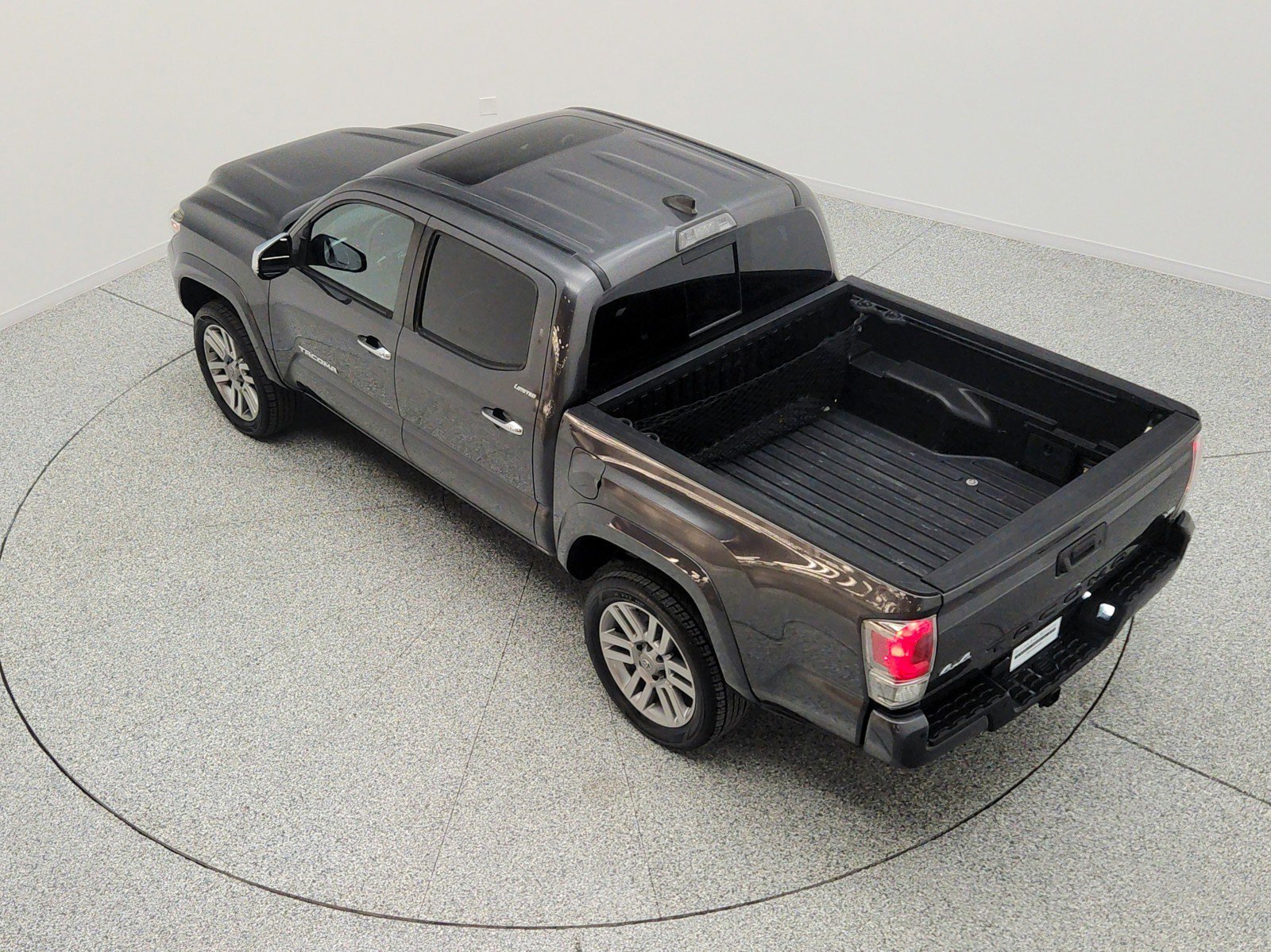 Used 2019 Toyota Tacoma Limited AWD/4WD image 29
