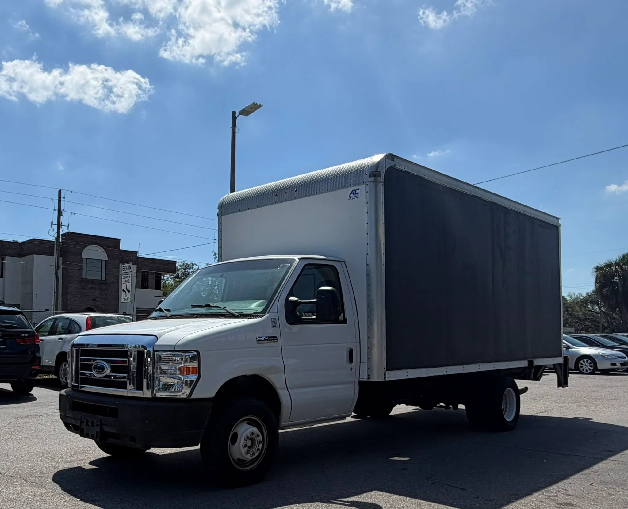 Used 2013 Ford E-450 and Econoline 450 Super Duty RWD image 3