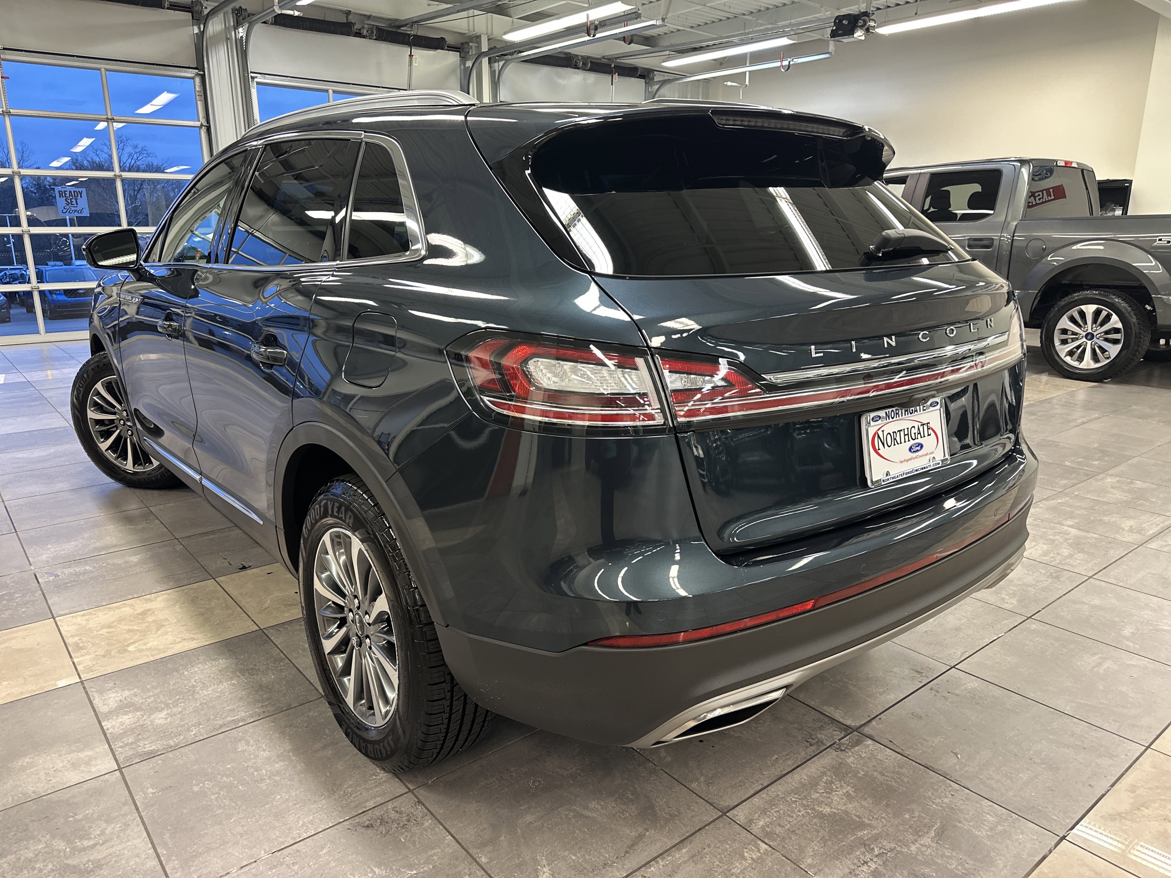 Used 2022 Lincoln Nautilus Reserve w/ Luxury Package image 14