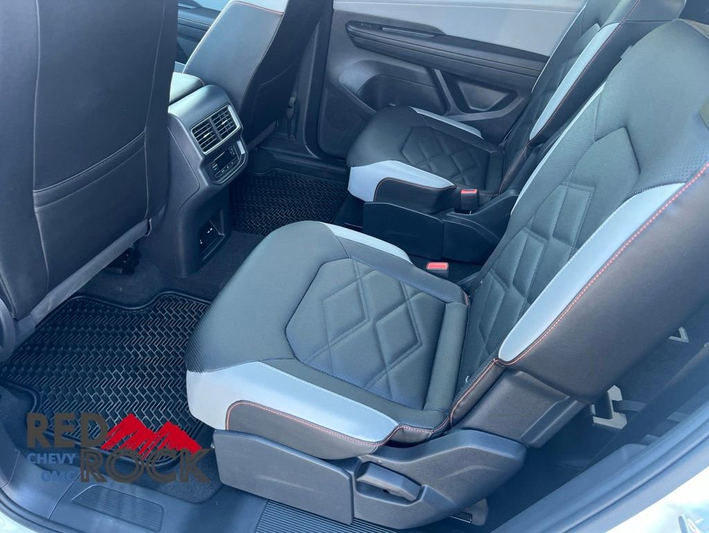 Used 2025 Volkswagen Atlas Peak Edition SE AWD/4WD image 12